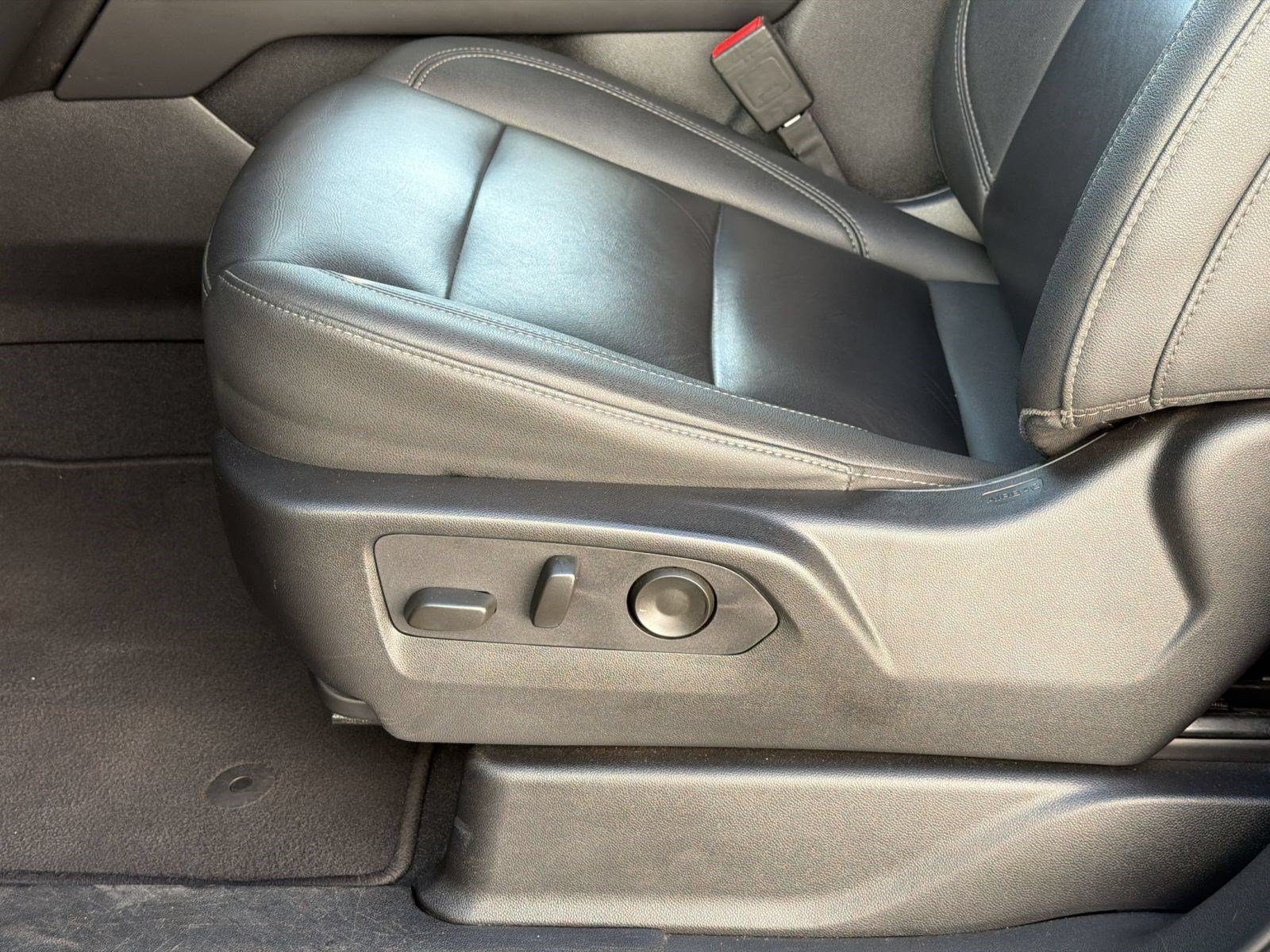 Used 2024 Chevrolet Tahoe LT RWD image 15