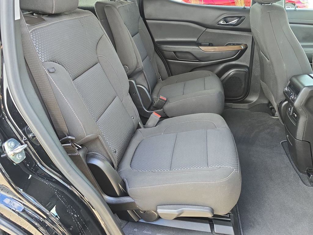 Certified 2023 GMC Acadia SLE w/ Driver Convenience Package image 28