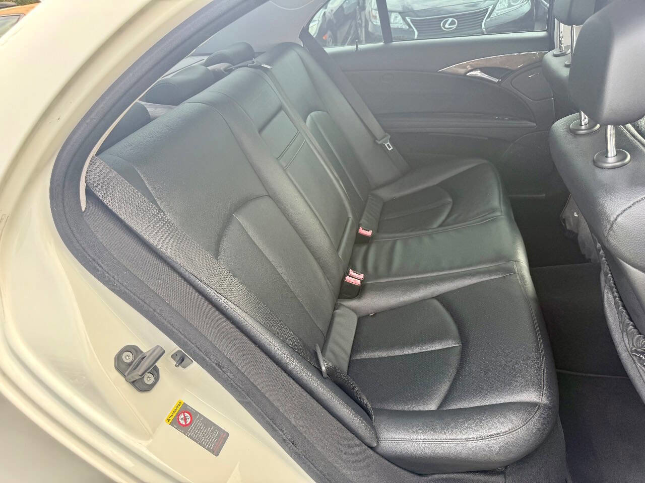 Used 2009 Mercedes-Benz E 350 Sedan image 15