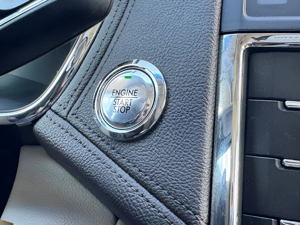 Used 2019 Lincoln Continental Reserve FWD image 18