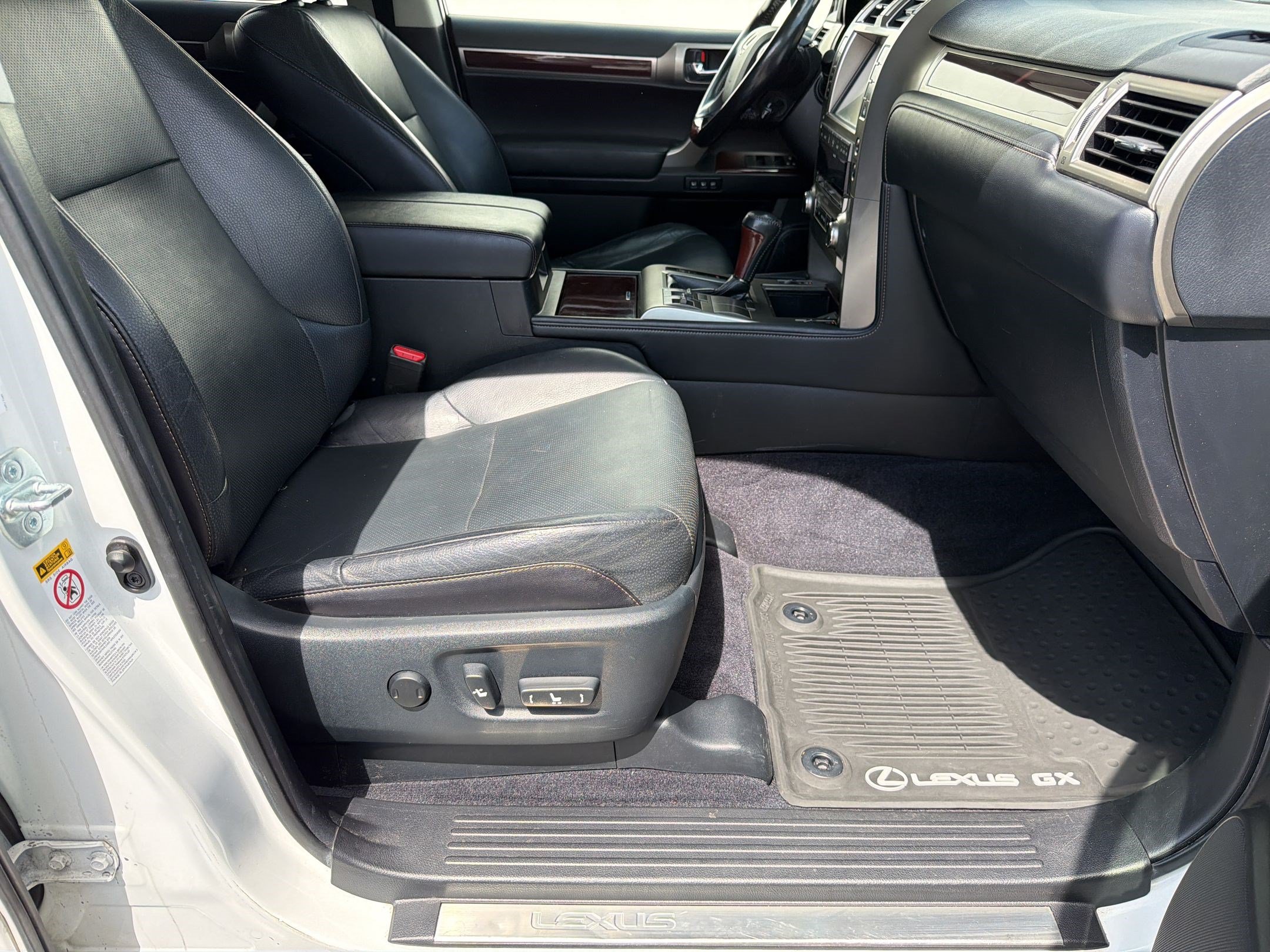 Used 2017 Lexus GX 460 Premium w/ Premium Package AWD/4WD image 22