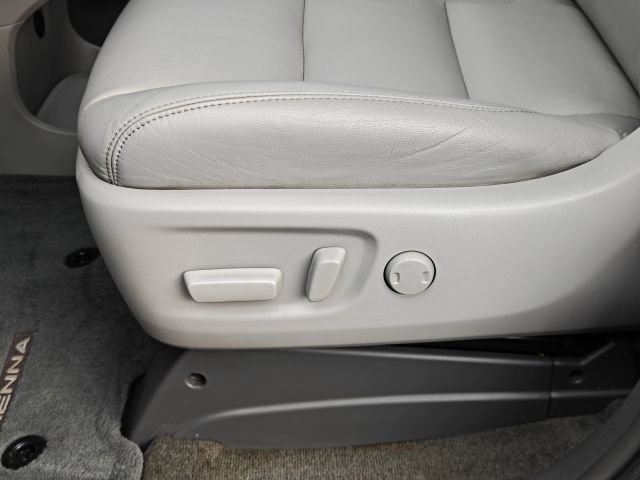 Used 2017 Toyota Sienna XLE w/ XLE Navigation Package FWD image 12