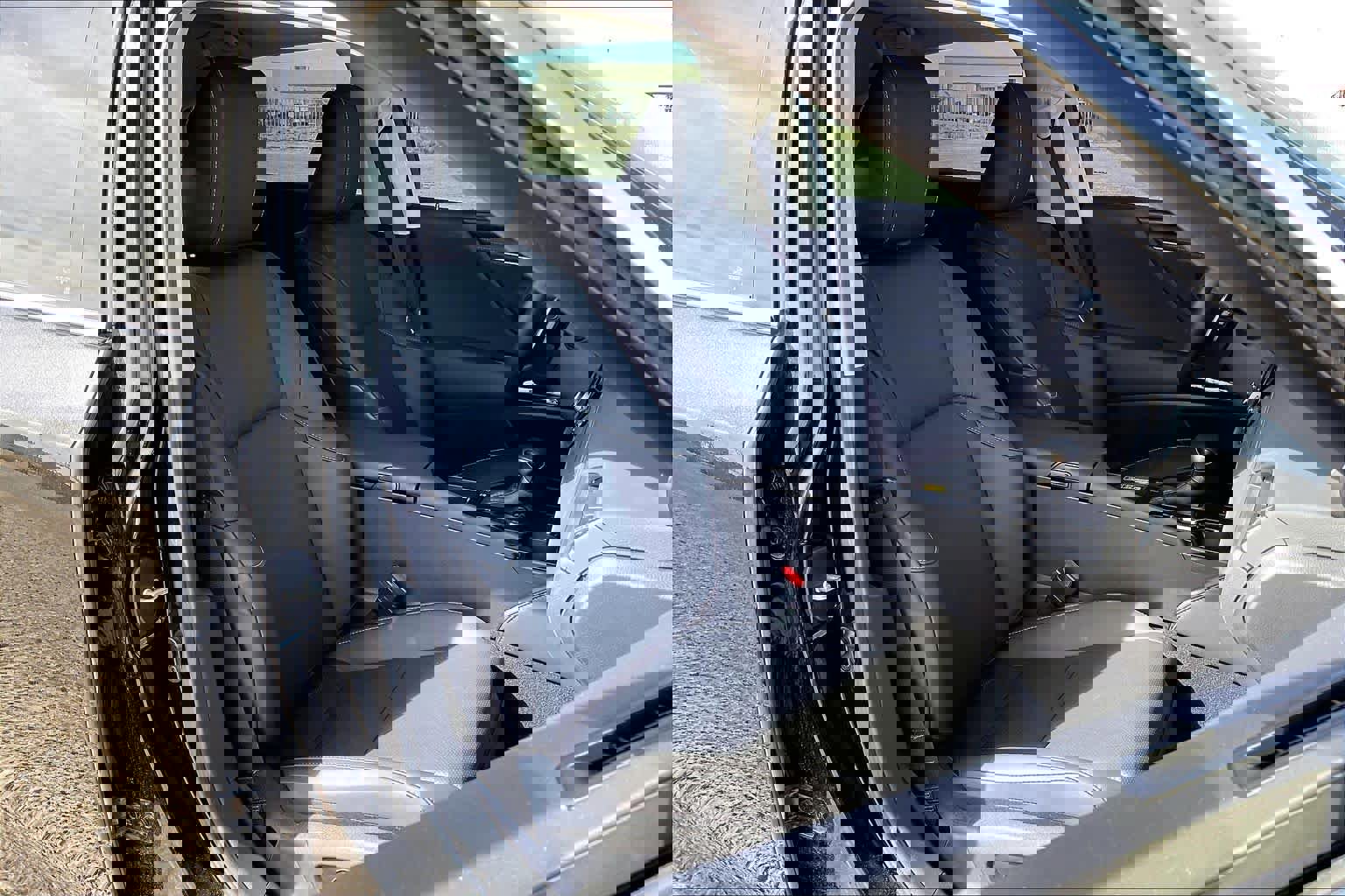 Used 2025 Lexus ES 300h w/ Premium Package image 8