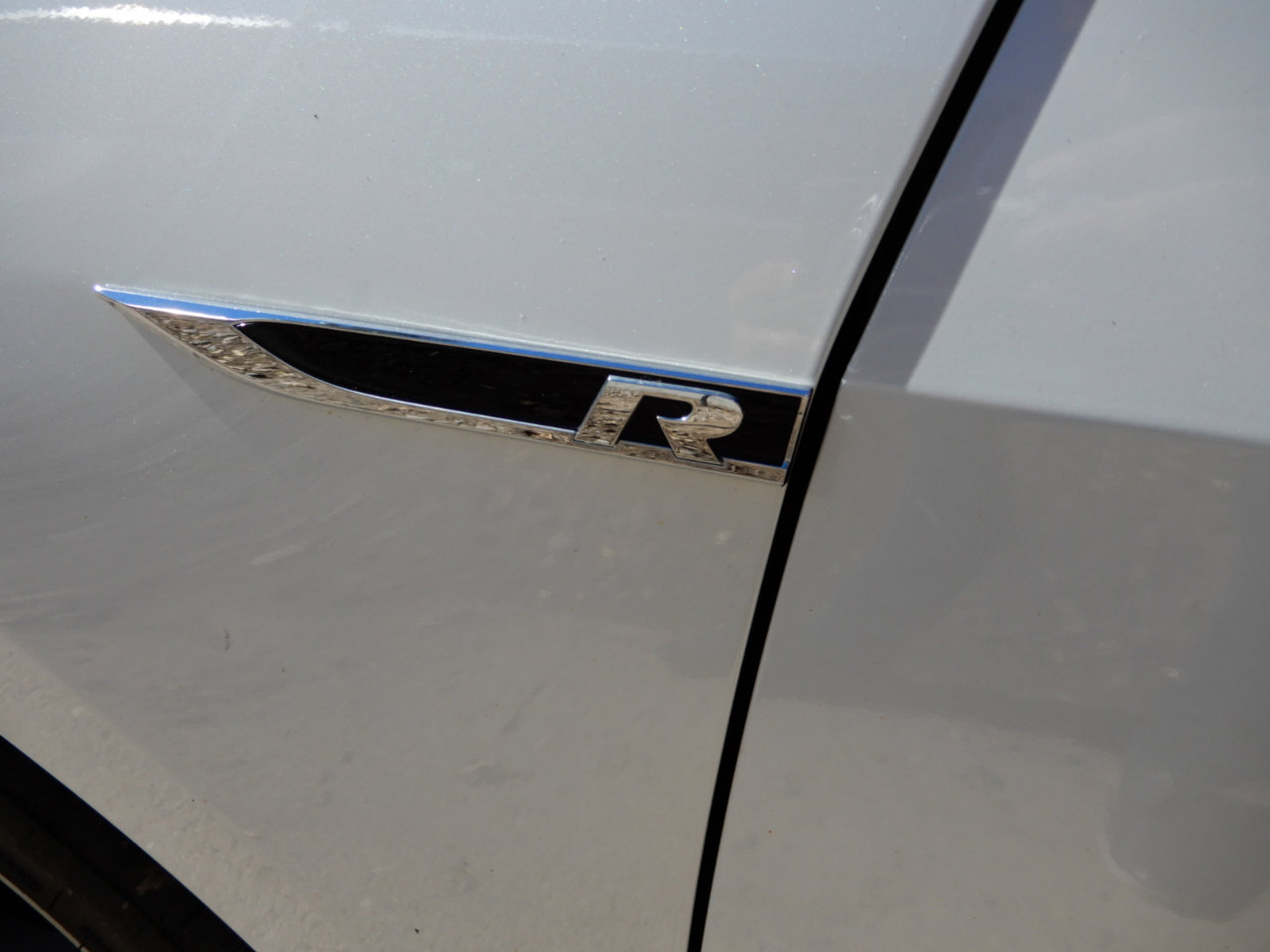 Used 2019 Volkswagen Golf R 4-Door image 18