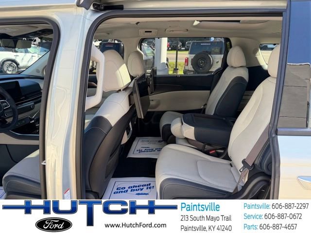 Used 2025 Kia Carnival SX Prestige FWD image 12