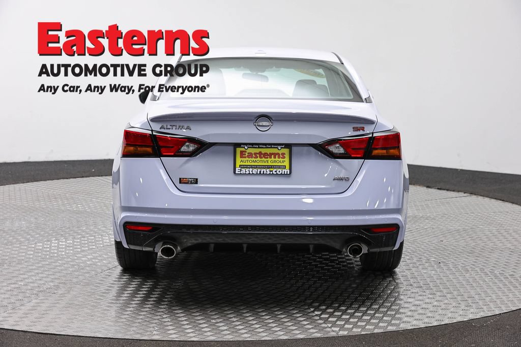 Used 2023 Nissan Altima 2.5 SR w/ SR Premium Package AWD/4WD image 6