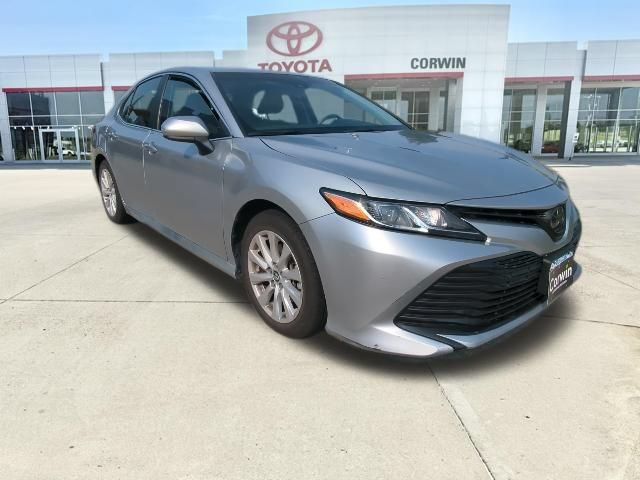 Used 2018 Toyota Camry LE FWD image 6