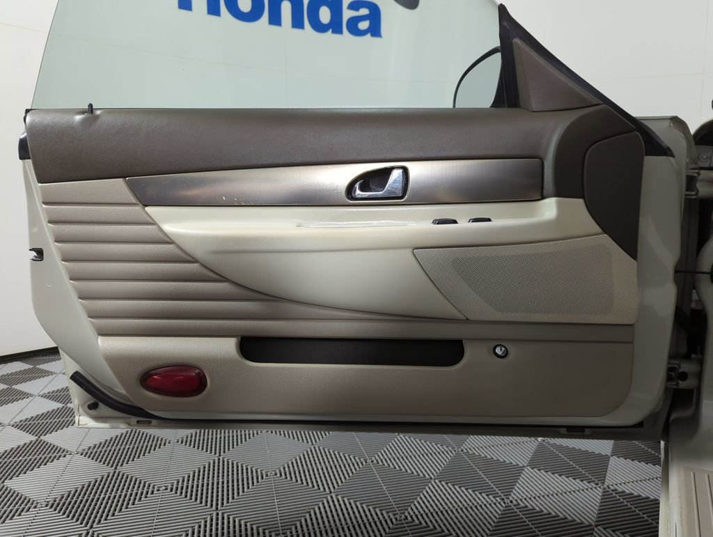 Used 2005 Ford Thunderbird 50th Anniversary image 8