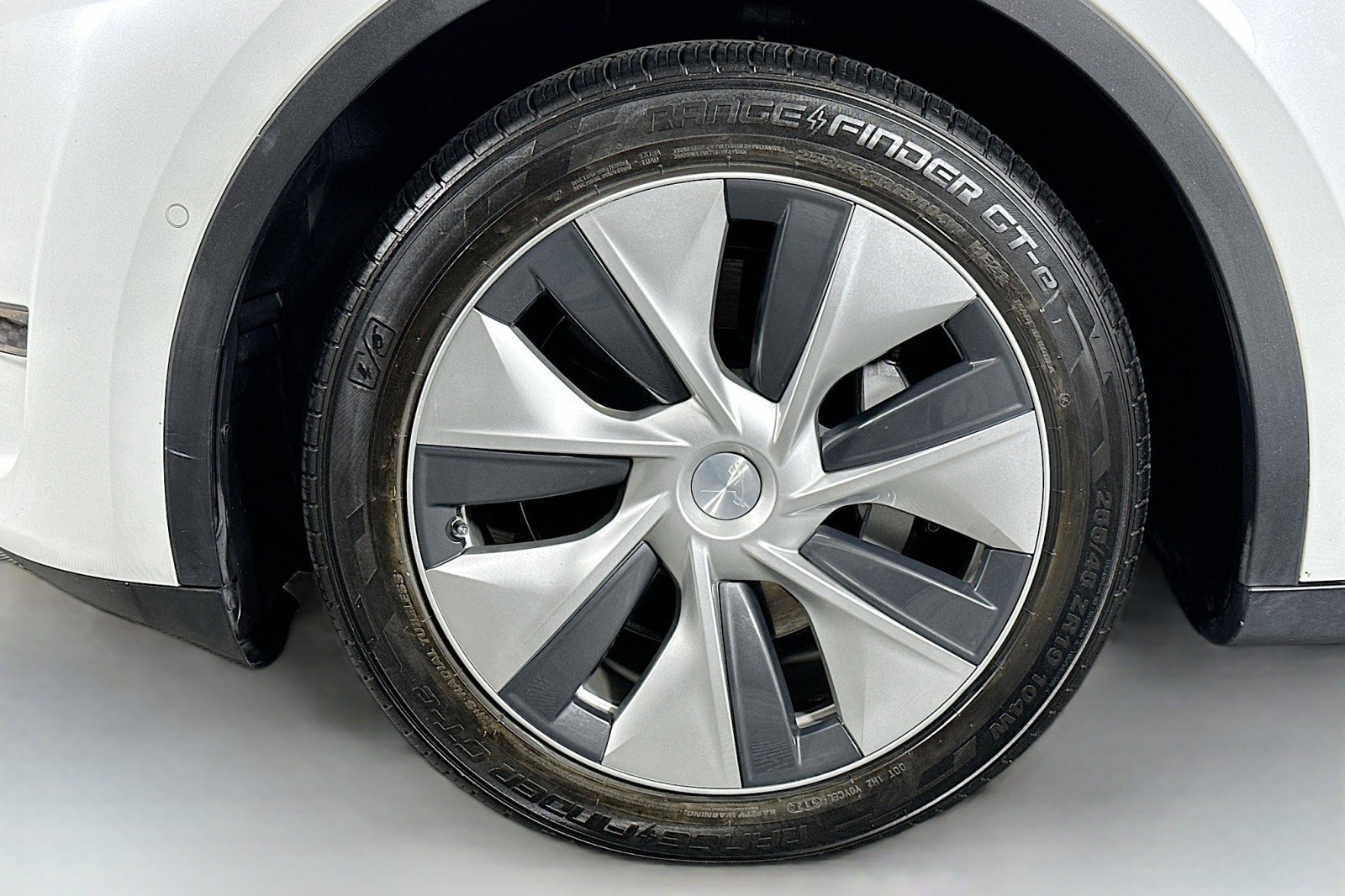 Used 2021 Tesla Model Y Long Range image 12