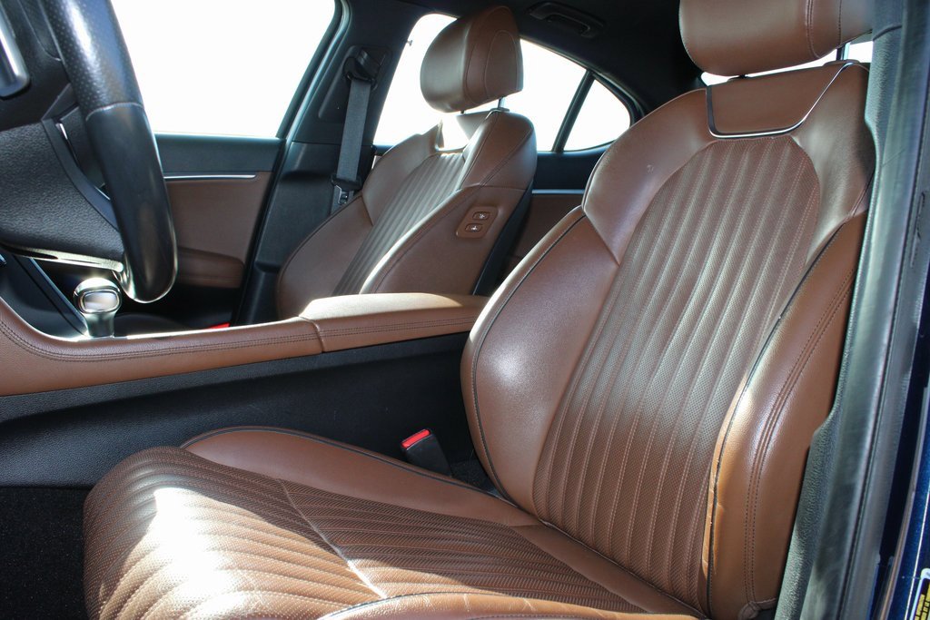 Used 2021 Genesis G70 3.3T image 12