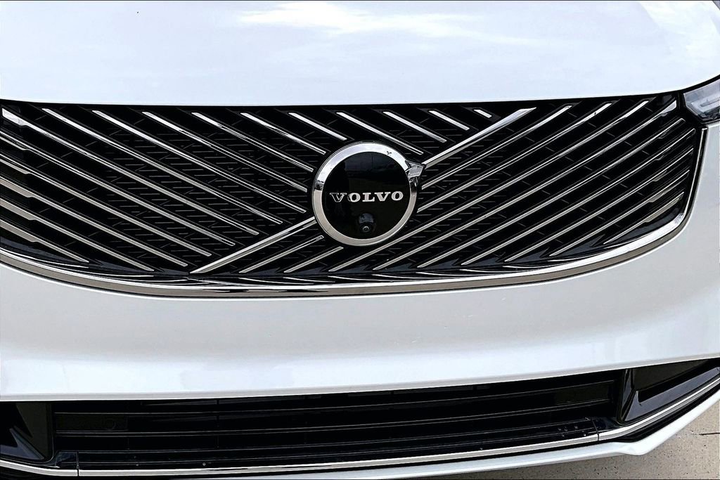 Certified 2025 Volvo XC90 T8 Plus w/ Protection Package Premier image 38