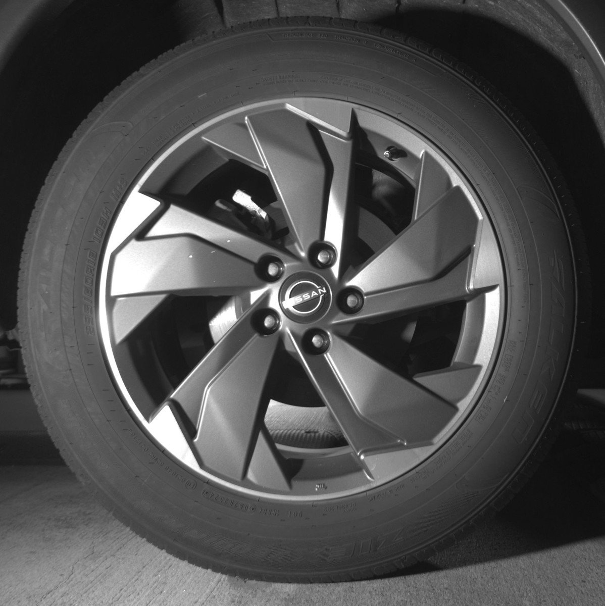 Used 2025 Nissan Rogue SV image 15