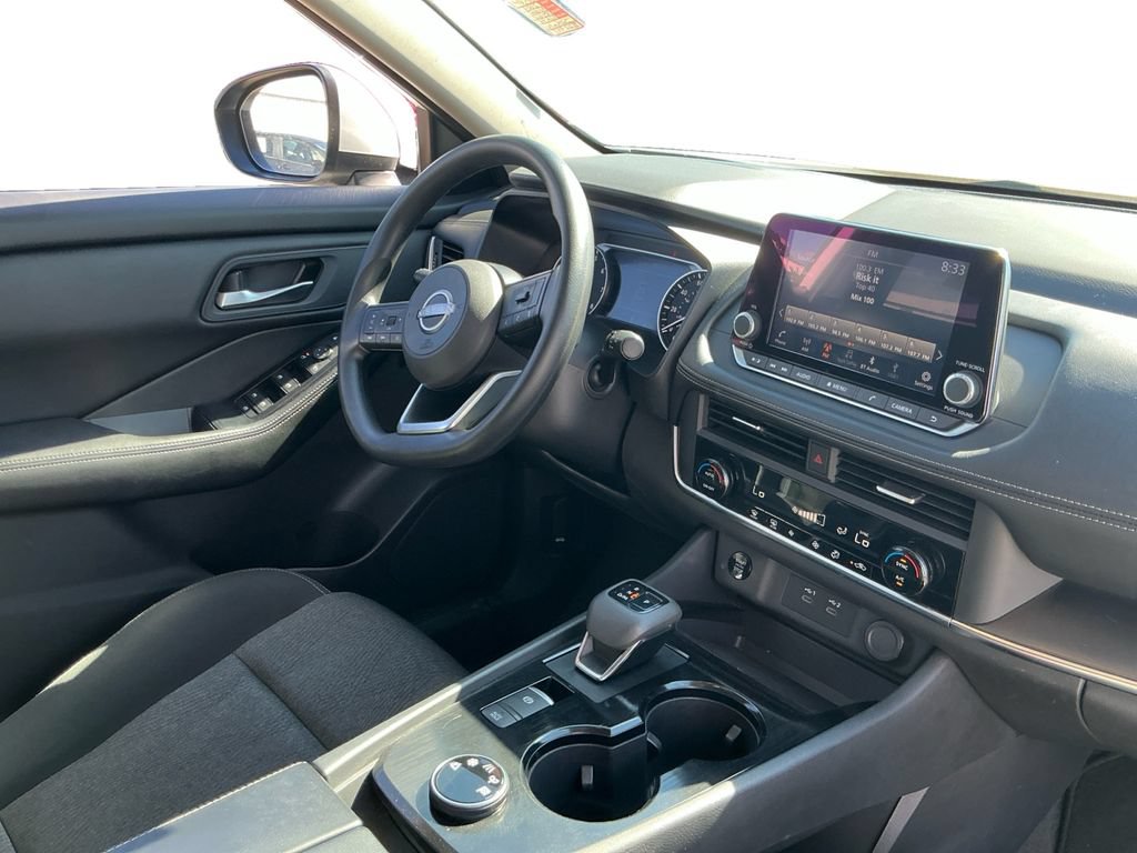 Used 2024 Nissan Rogue SV AWD/4WD image 16