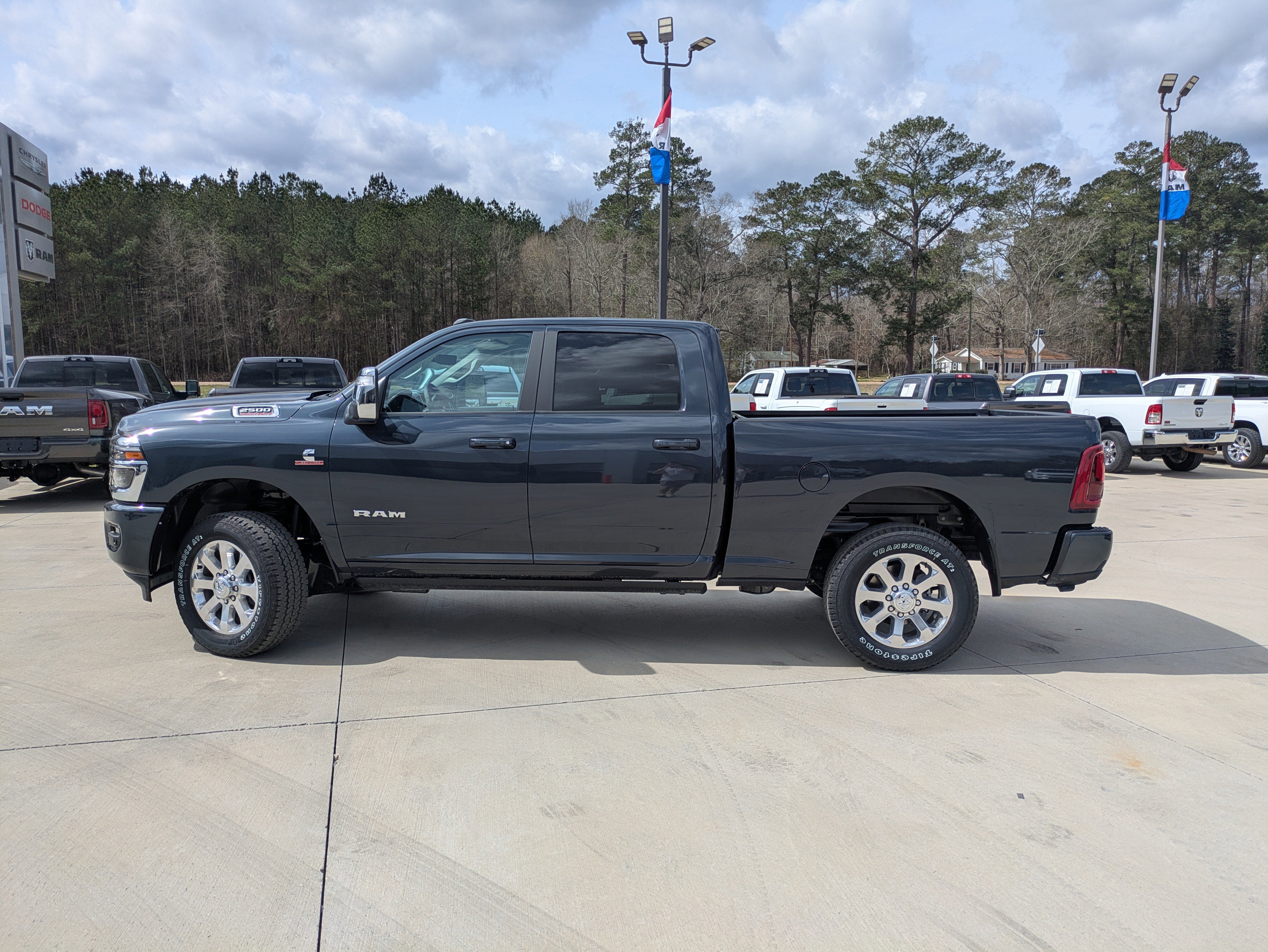 New 2026 RAM 2500 Laramie AWD/4WD image 5