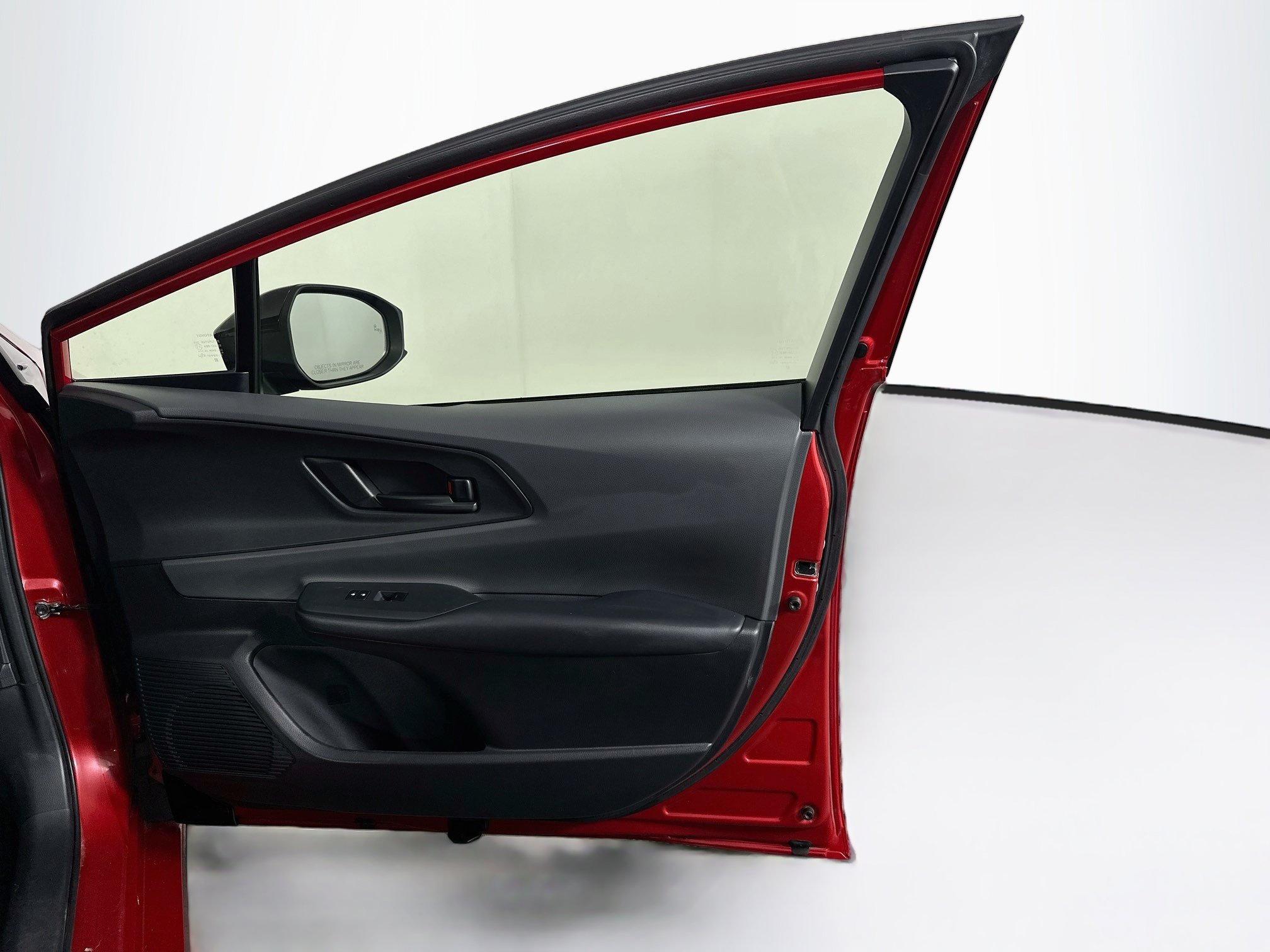 Used 2025 Toyota Prius LE FWD image 30