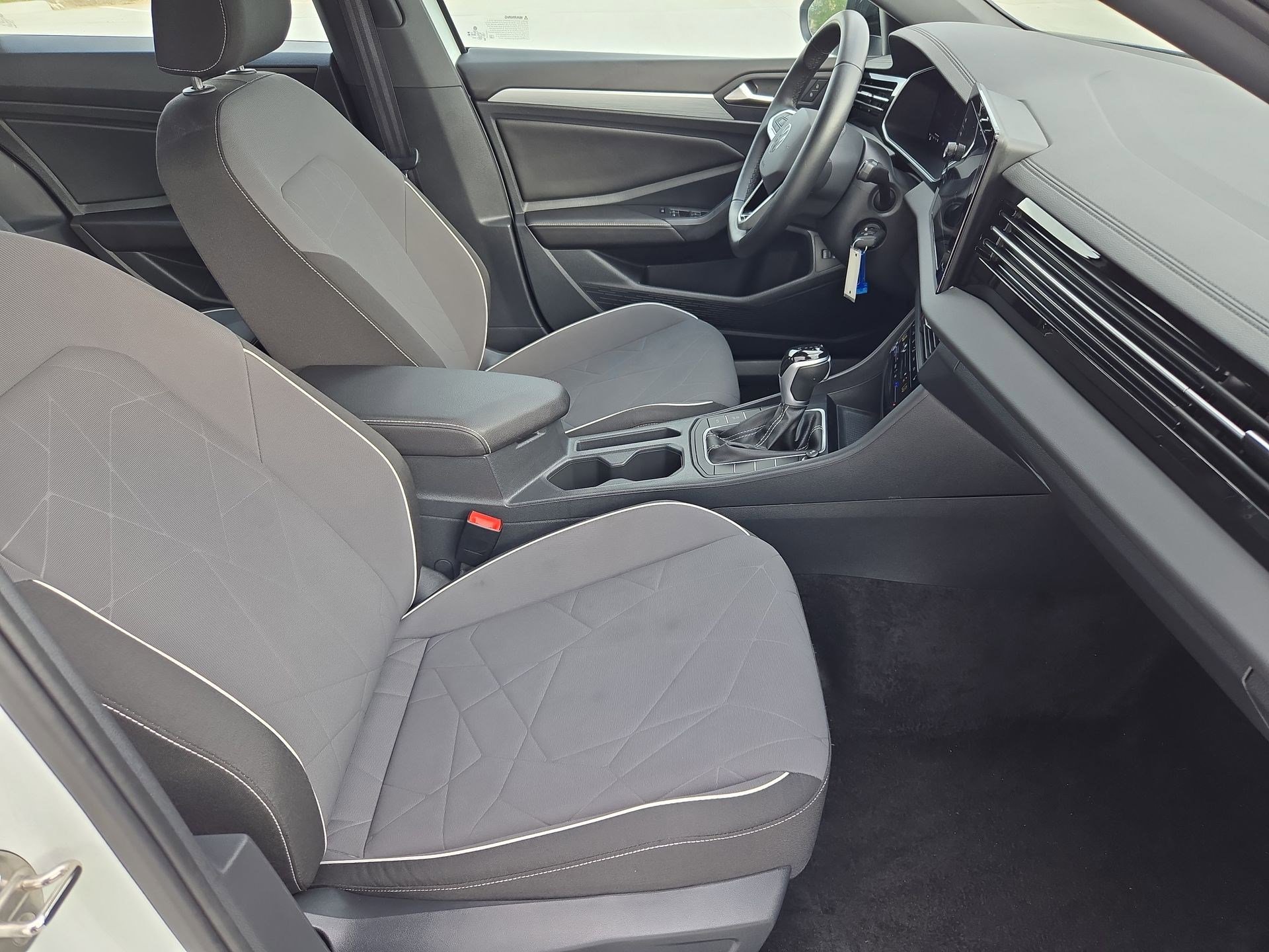 Used 2025 Volkswagen Jetta Sport image 30