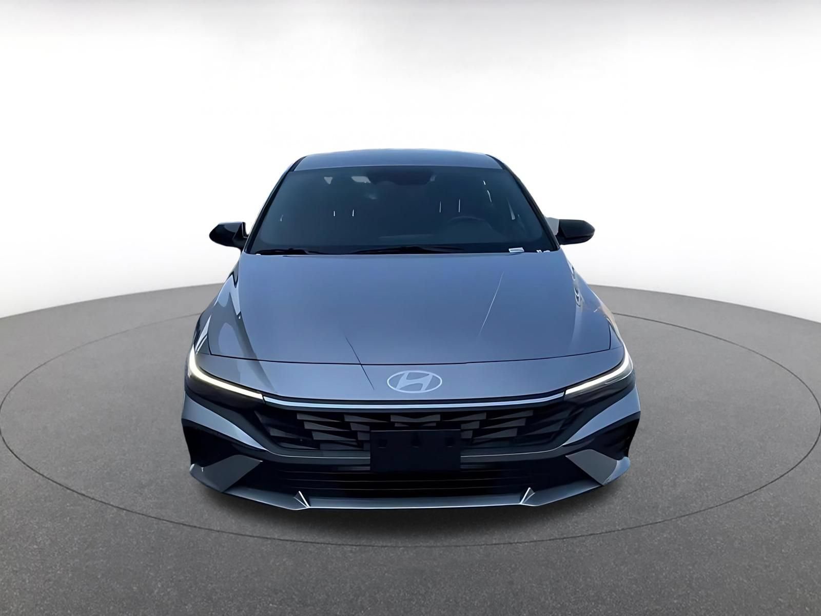 Used 2026 Hyundai Elantra Sport FWD image 4