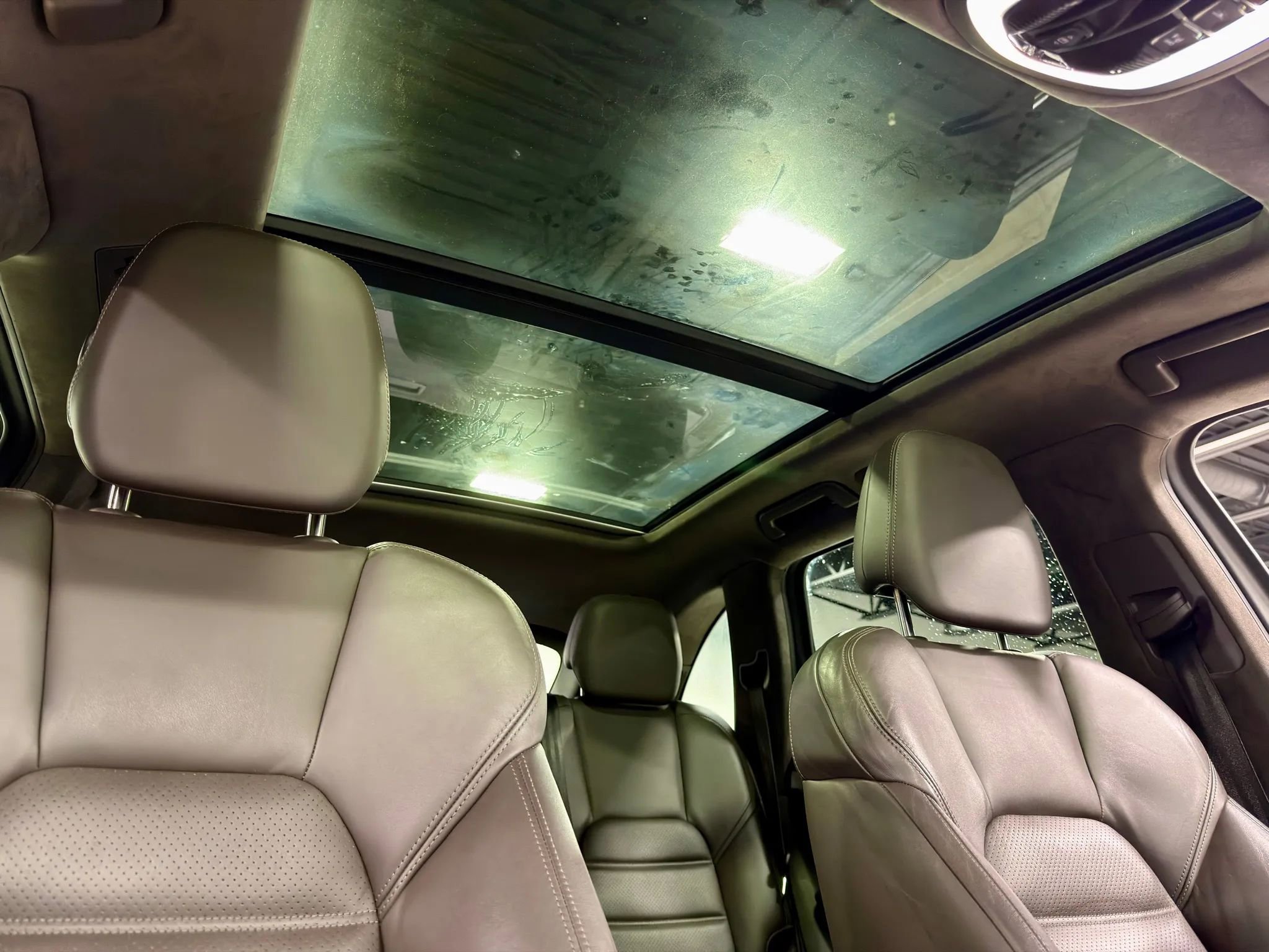 Used 2016 Porsche Cayenne GTS image 31