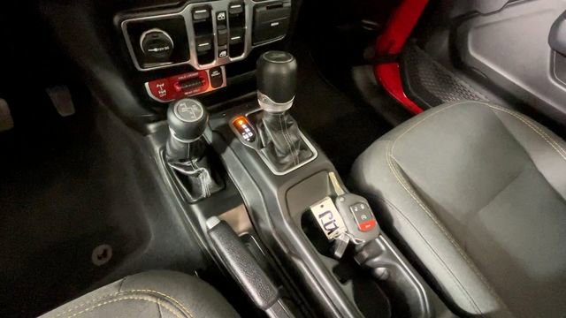 Used 2024 Jeep Wrangler Unlimited AWD/4WD image 31