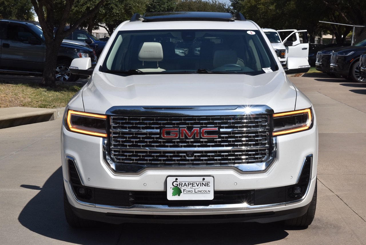 Used 2023 GMC Acadia Denali w/ Denali Ultimate Package FWD image 3