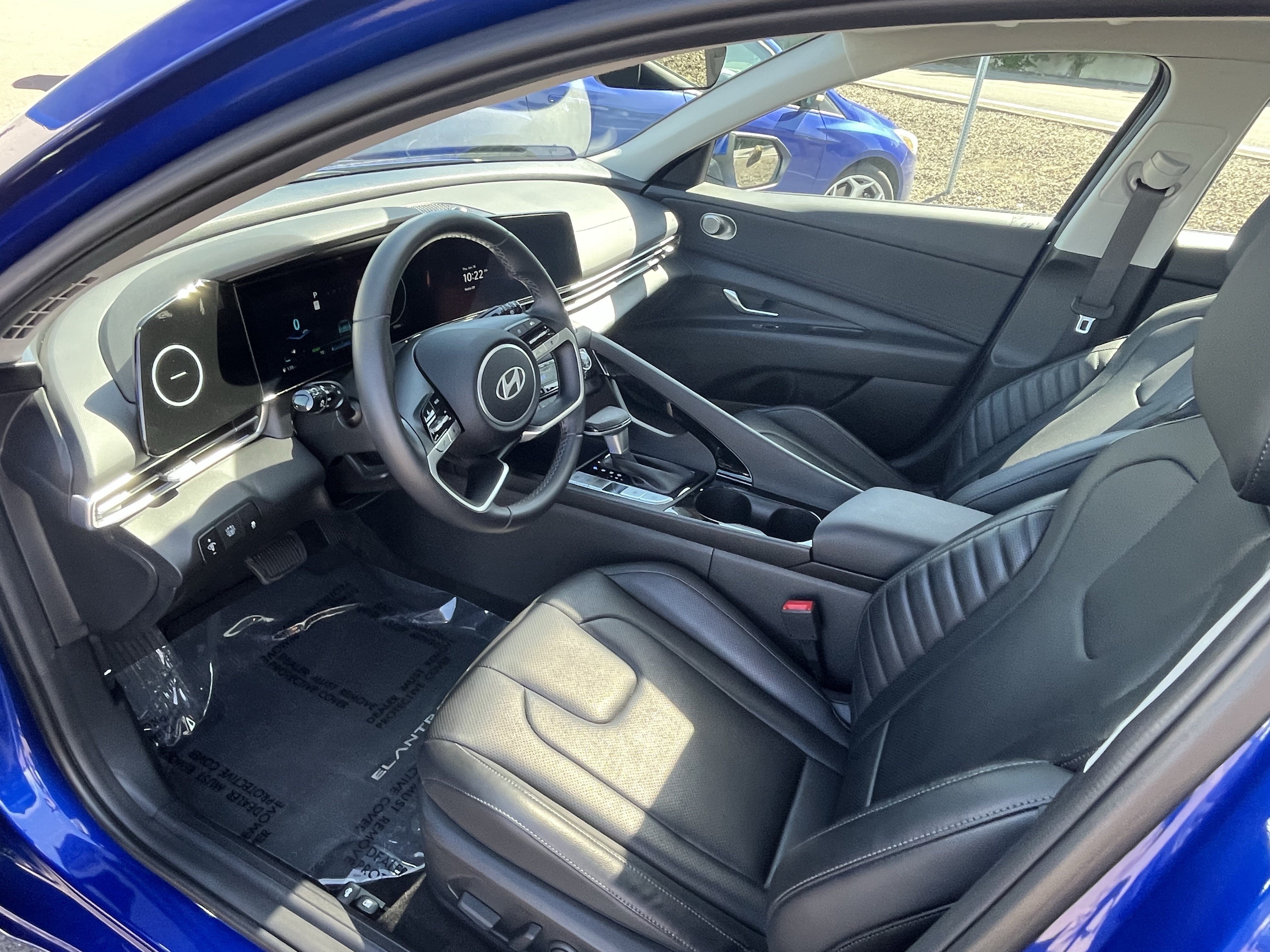 Certified 2025 Hyundai Elantra Limited FWD image 9