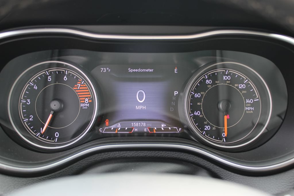Used 2019 Jeep Cherokee Limited w/ Luxury Group AWD/4WD image 17