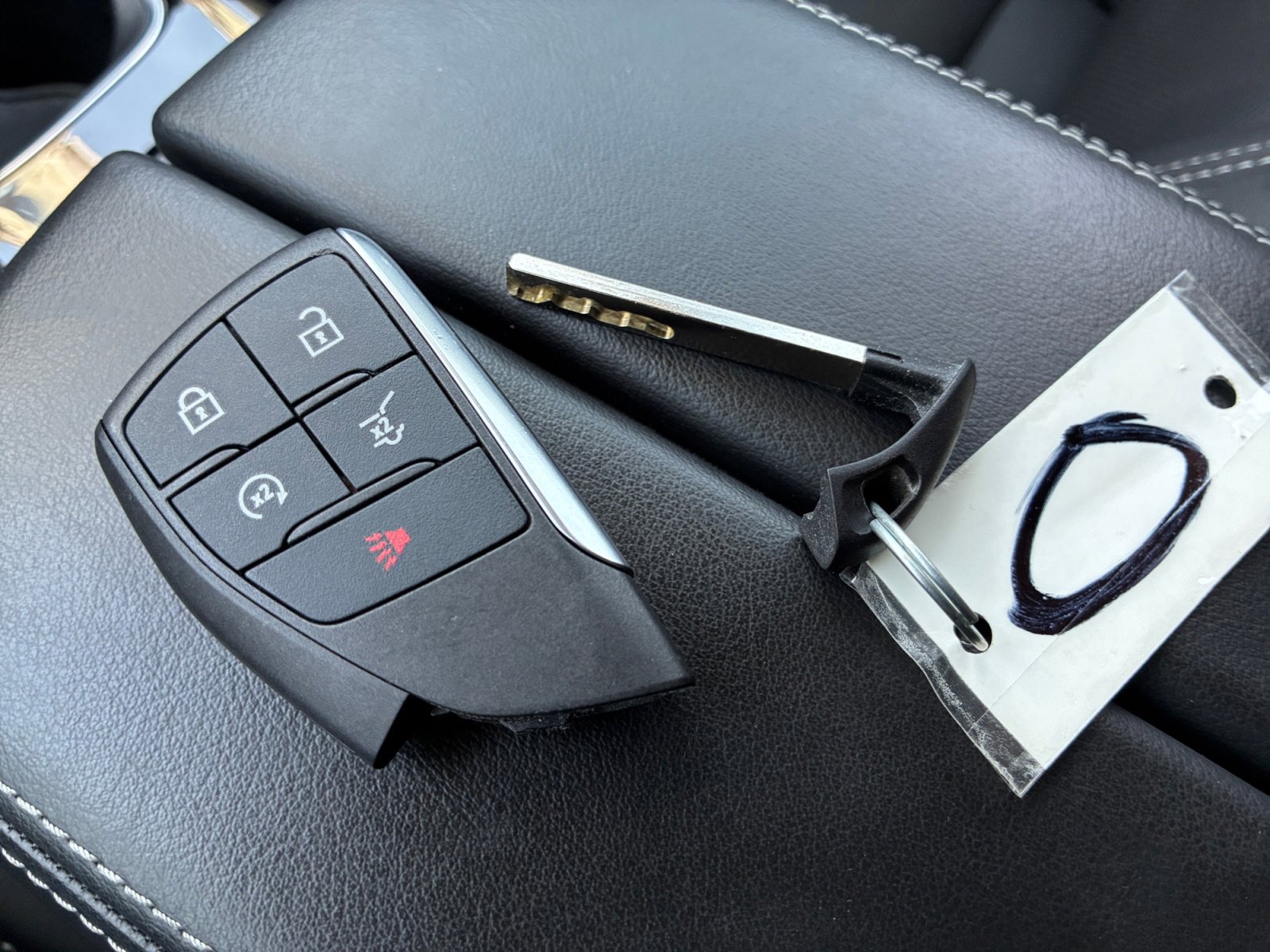 Used 2022 Buick Envision Essence w/ Technology Package I FWD image 33