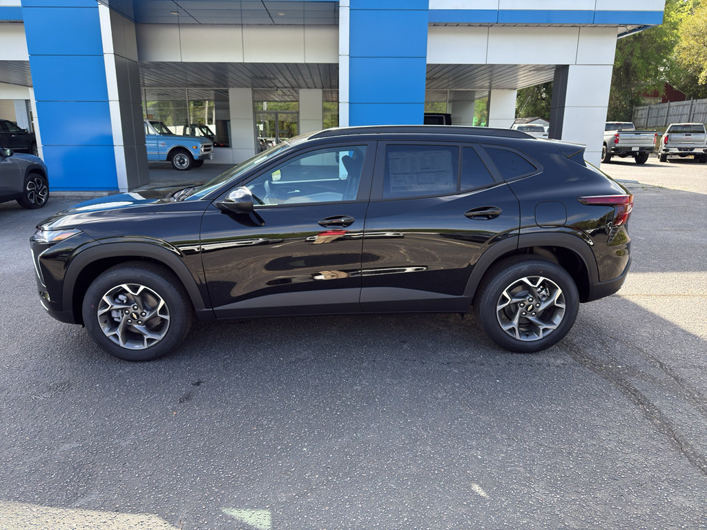 New 2026 Chevrolet Trax LT image 2