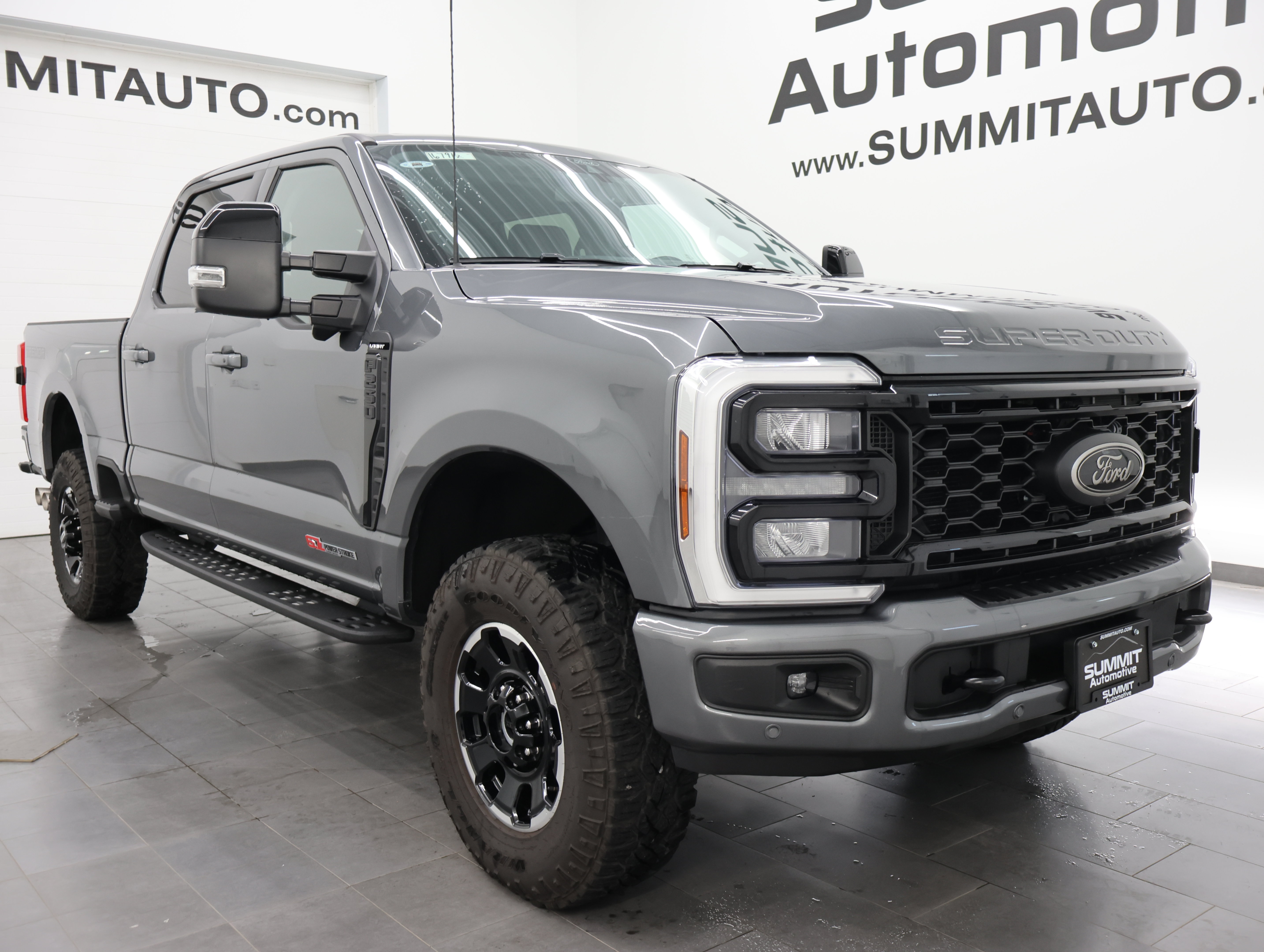 Used 2025 Ford F250 Lariat w/ Lariat Ultimate Package AWD/4WD image 2
