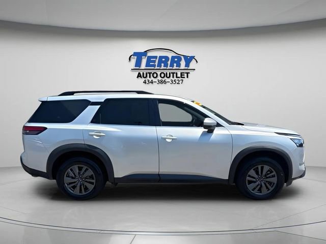 Used 2024 Nissan Pathfinder SV