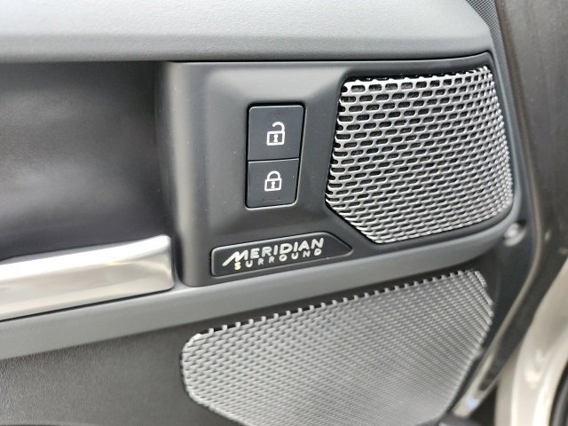 Used 2023 Land Rover Defender 110 X image 30