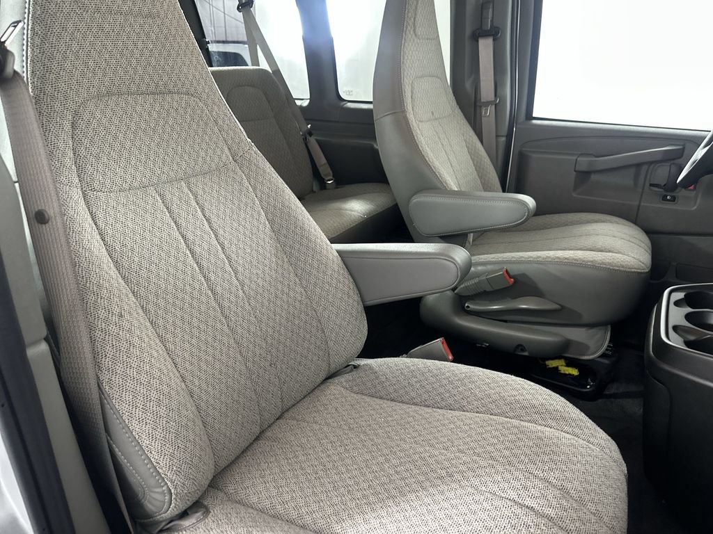 Used 2025 Chevrolet Express 2500 LT w/ LT Preferred Equipment Group RWD image 28