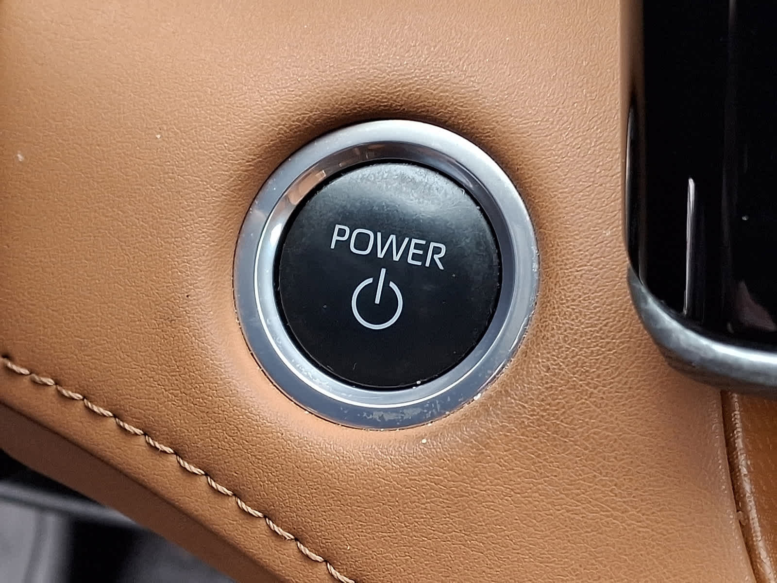 Used 2024 Toyota Highlander Platinum image 25