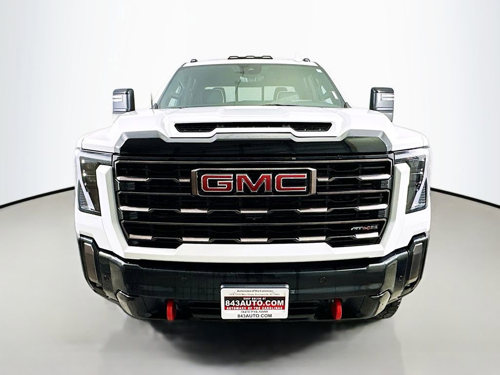 Used 2024 GMC Sierra 2500 AT4X image 2