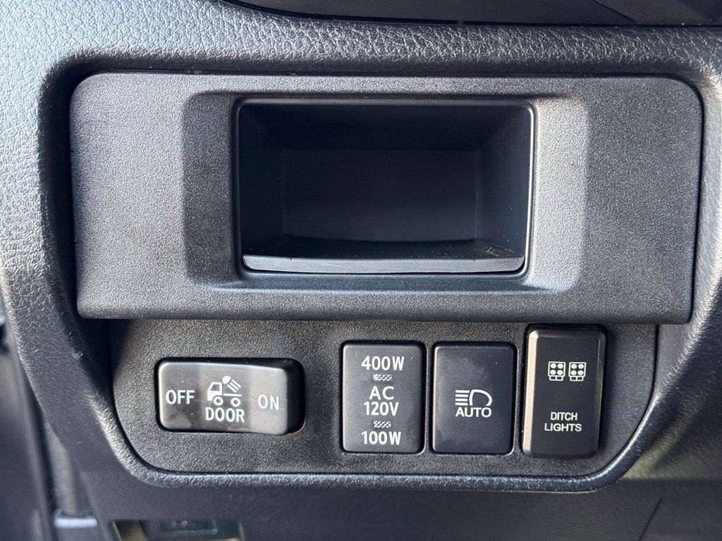Used 2019 Toyota Tacoma TRD Sport AWD/4WD image 14