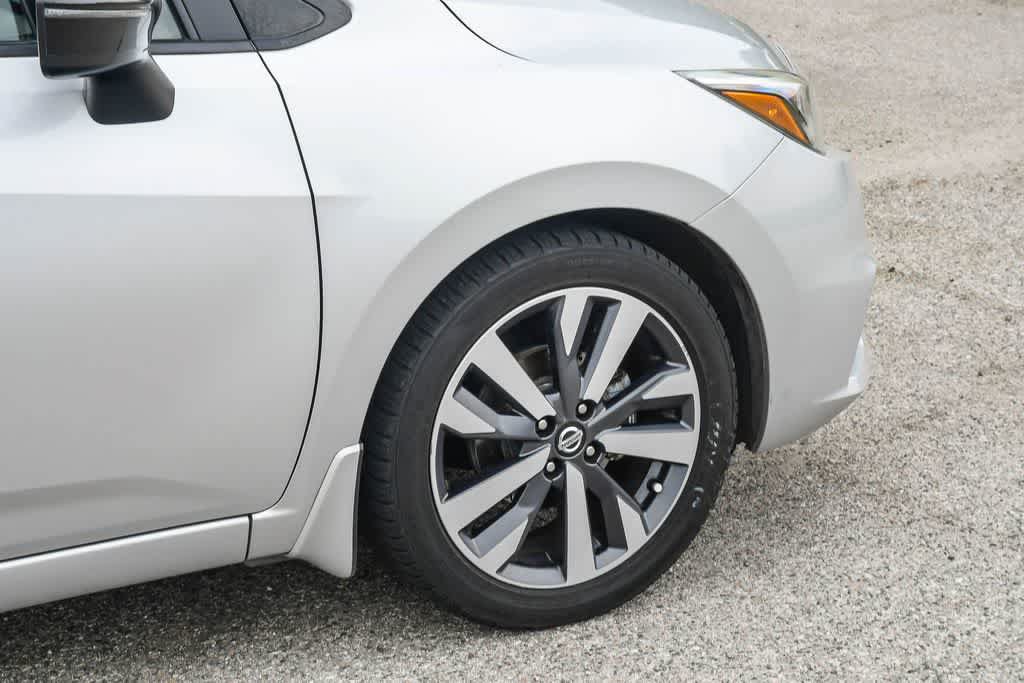 Used 2020 Nissan Versa SR FWD image 11