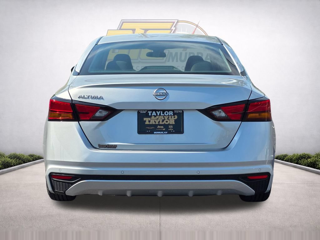Used 2024 Nissan Altima 2.5 S FWD image 6