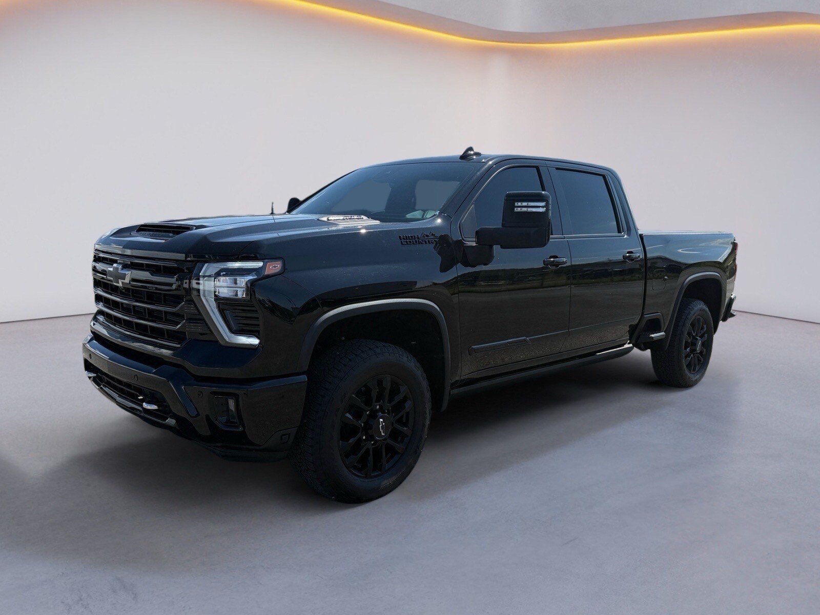 Used 2025 Chevrolet Silverado 2500 High Country w/ Midnight Edition AWD/4WD image 7
