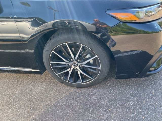 Used 2022 Toyota Camry SE FWD image 5