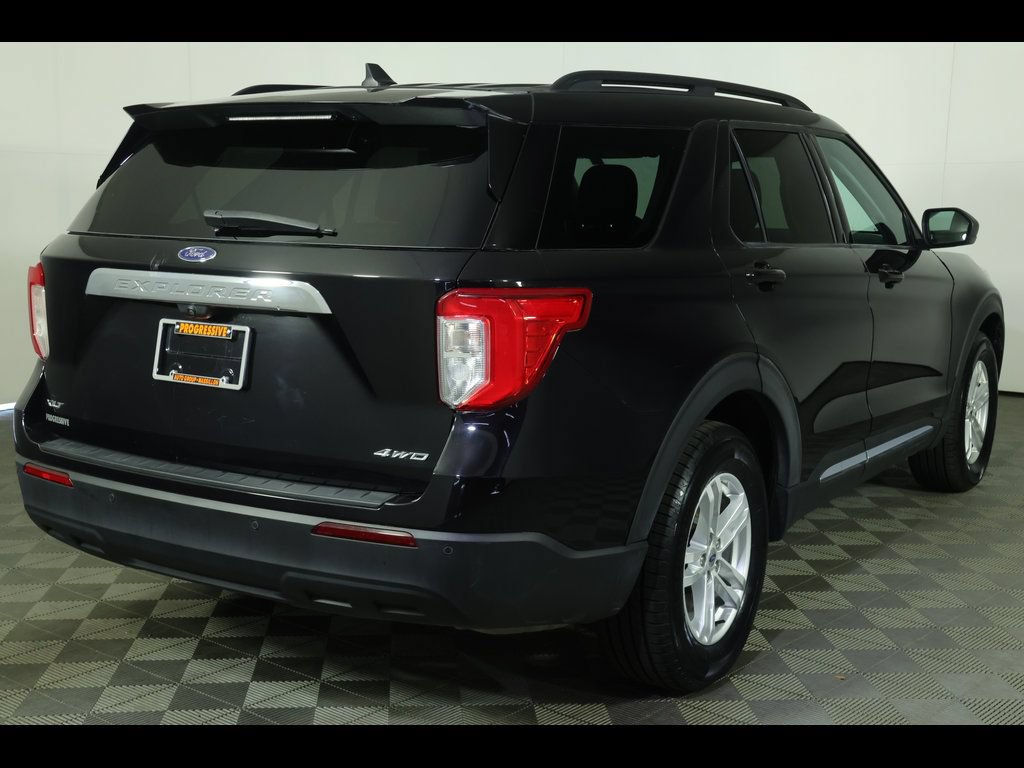 Used 2022 Ford Explorer XLT AWD/4WD image 17