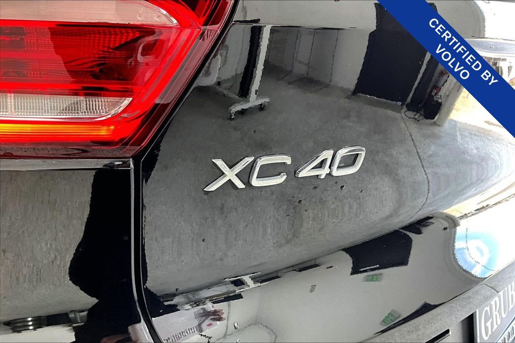 Certified 2025 Volvo XC40 B5 Plus image 42