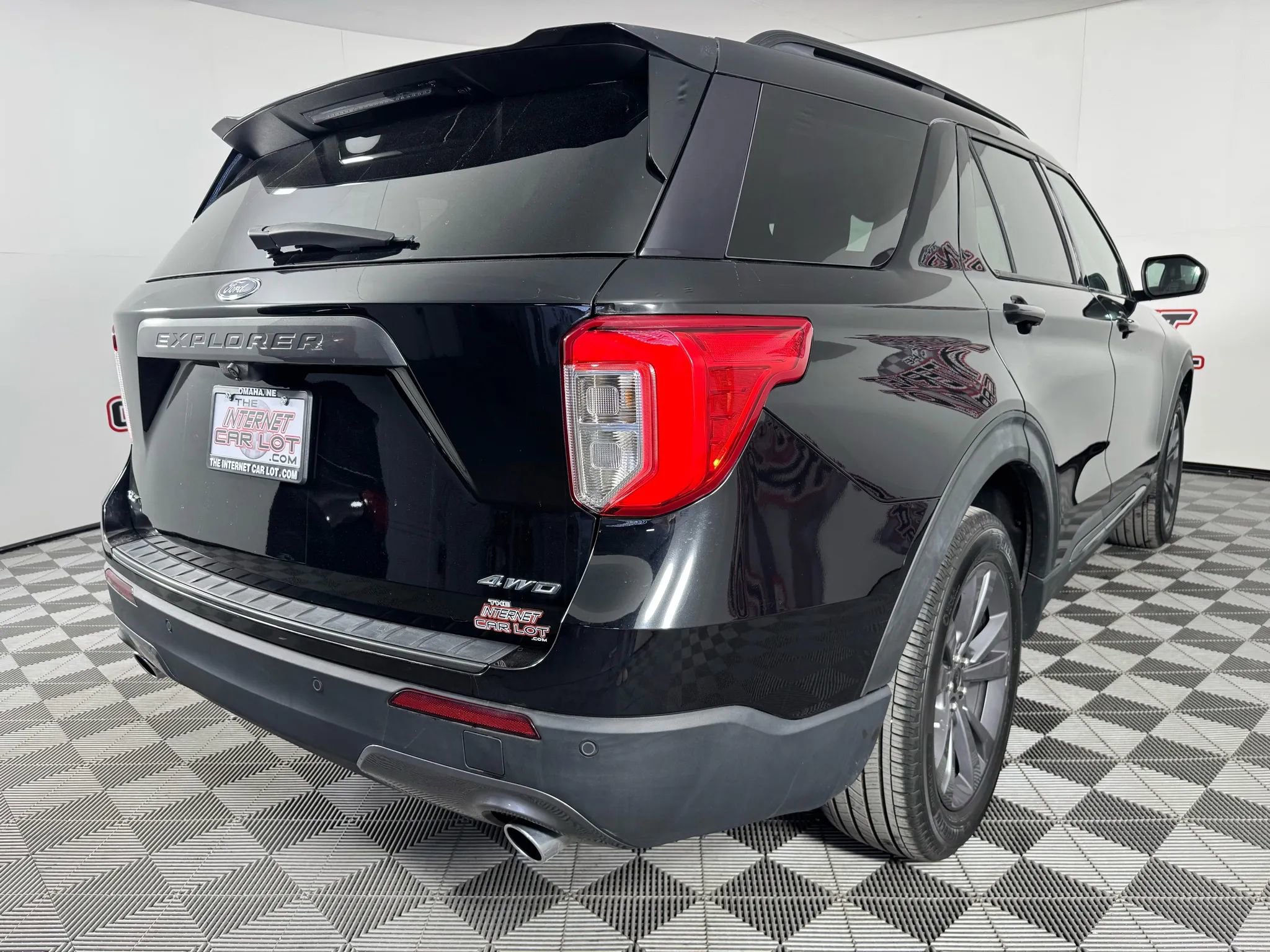 Used 2022 Ford Explorer XLT w/ Equipment Group 202A image 29