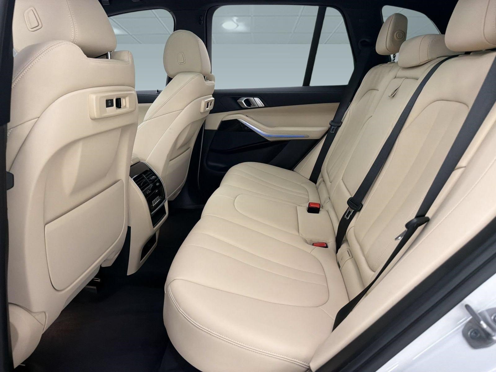 Used 2021 BMW X5 sDrive40i w/ Convenience Package RWD image 22