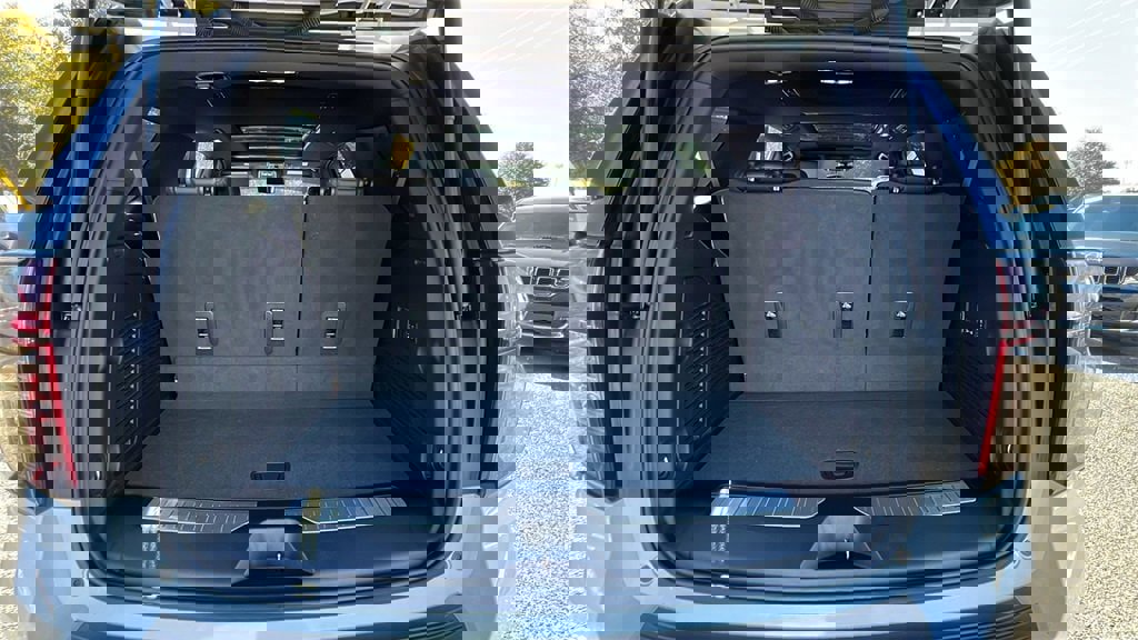 Used 2022 Chevrolet Tahoe Z71 w/ Luxury Package image 10