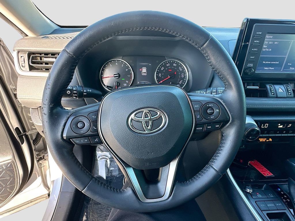 Used 2019 Toyota RAV4 XLE Premium FWD image 11