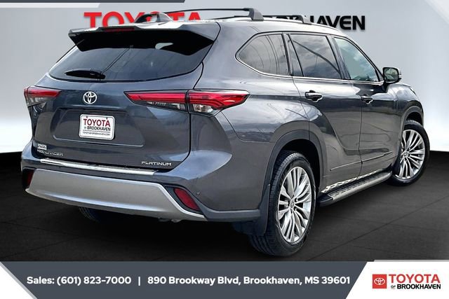 Used 2022 Toyota Highlander Platinum image 11