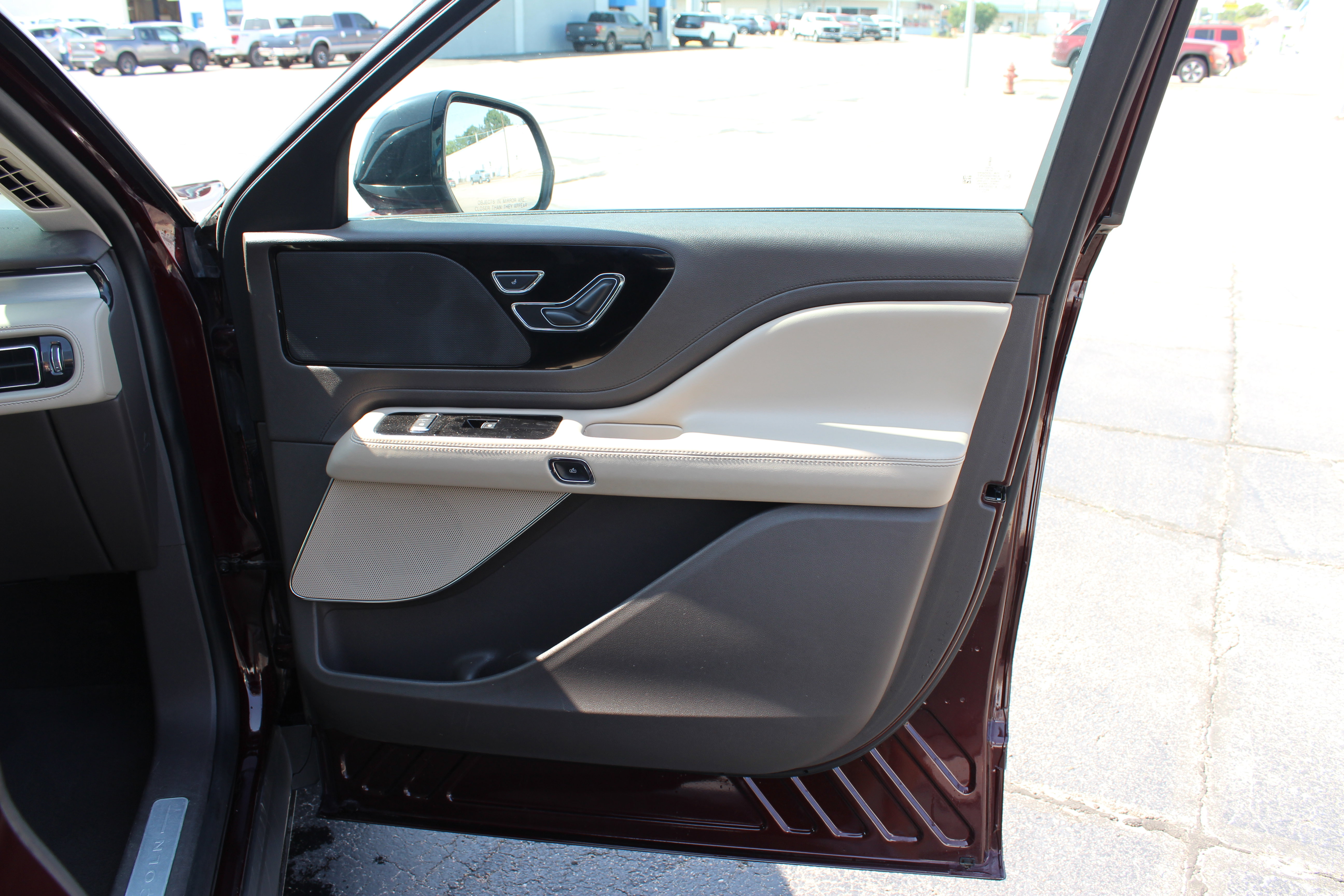 Used 2021 Lincoln Aviator AWD image 23