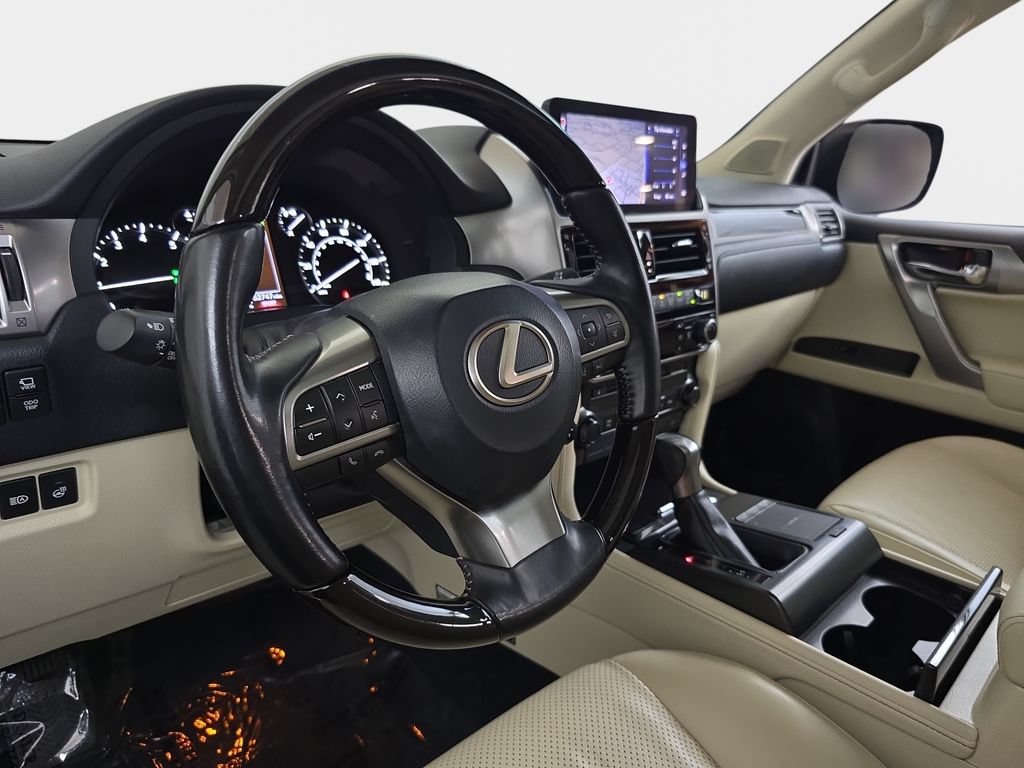Certified 2023 Lexus GX 460 Luxury w/ Sport Design Package AWD/4WD image 18