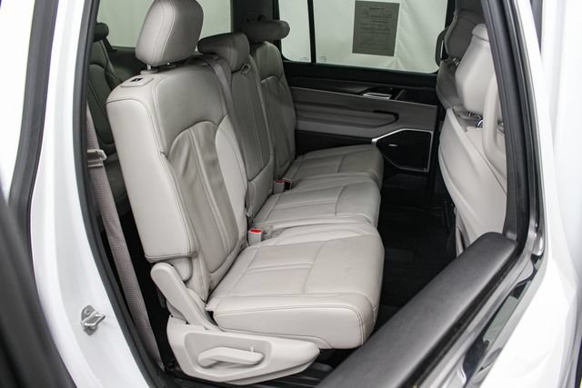 Used 2024 Jeep Wagoneer L Series II RWD image 19