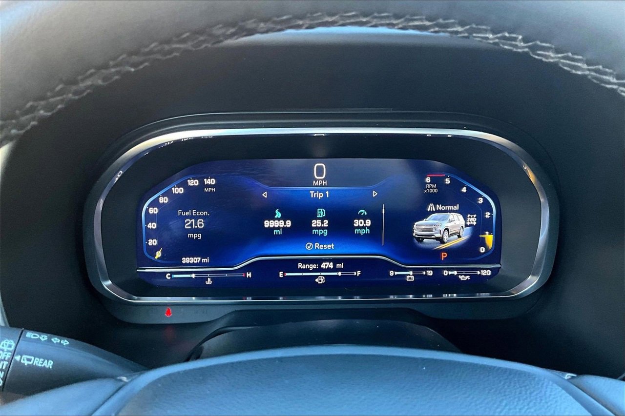 Used 2024 Chevrolet Suburban High Country image 9